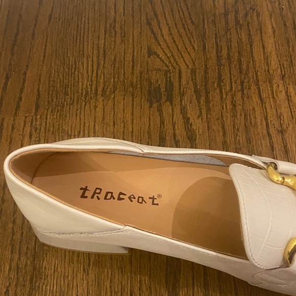 Cream Coloured Loafer Shoes - Picture 3 of 6